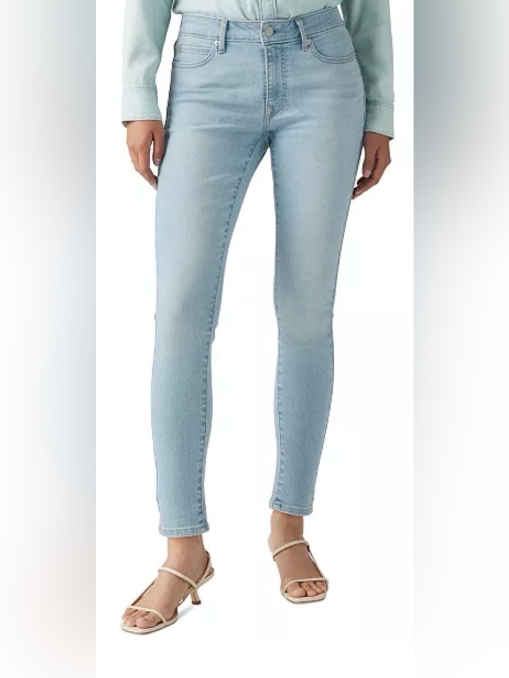 Levi’s 711 Women's  Light Wash Skinny Jeans - Light Blue